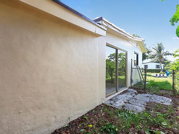 4th image of 2740 NW 2ND Street