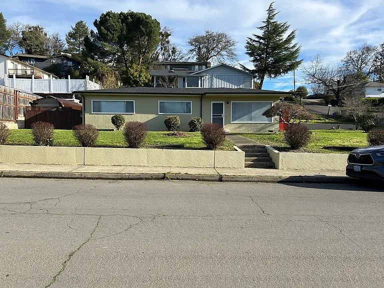 1919 NW Kline St — Photo 33