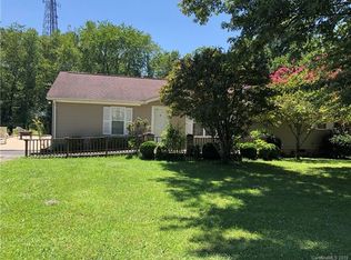 209 Leigh Anne Ln, Horse Shoe, NC 28742