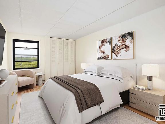 3rd image of 21 Bennett Ave #3B
