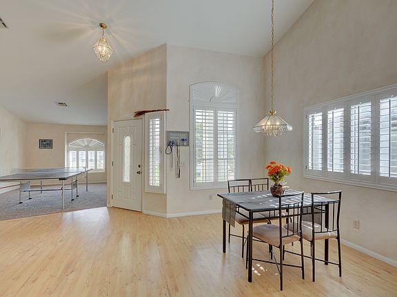 5th image of 5505 Escallonia St