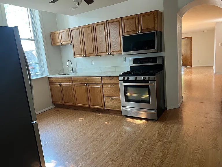 2724 W Chicago Ave #1R — Photo 4
