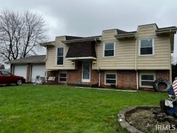 962 Tulip Dr, Peru, IN 46970