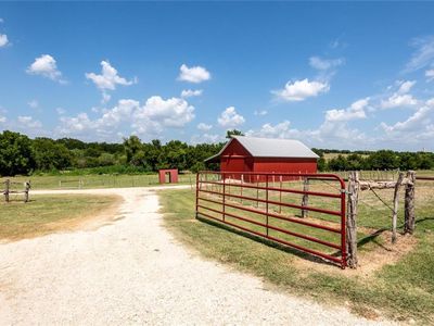 236 County Road 473, Lott, TX, 76656