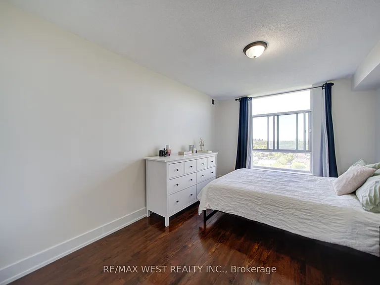 3559 Eglinton Ave W #1309 — Photo 32