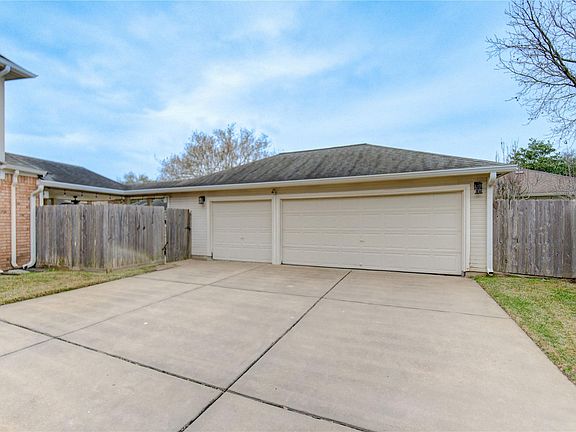 5th image of 1730 Monvale Ln