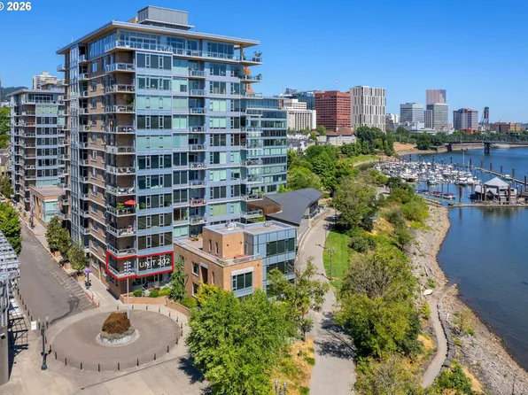 1920 S River Dr Unit 202, Portland, OR 97201