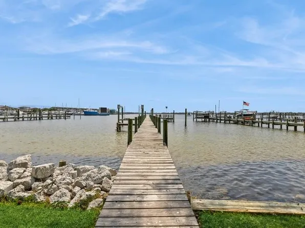 131 Gardner Dr, Shalimar, FL 32579