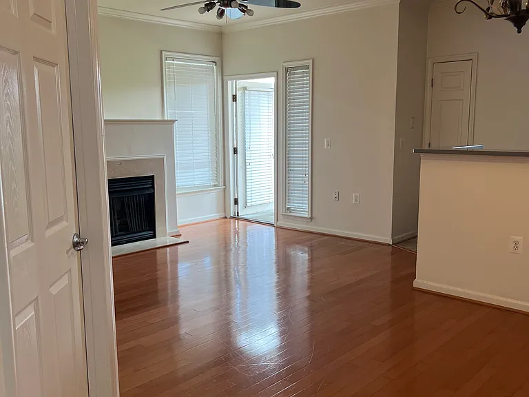 3820 Lightfoot St #120 — Photo 4