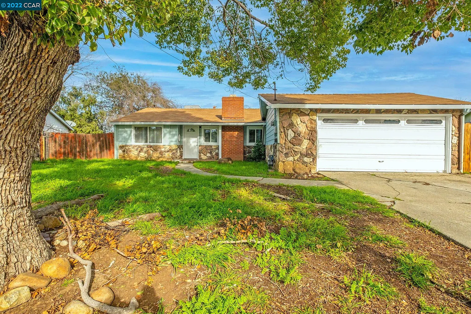 649 Chester Dr photo 1