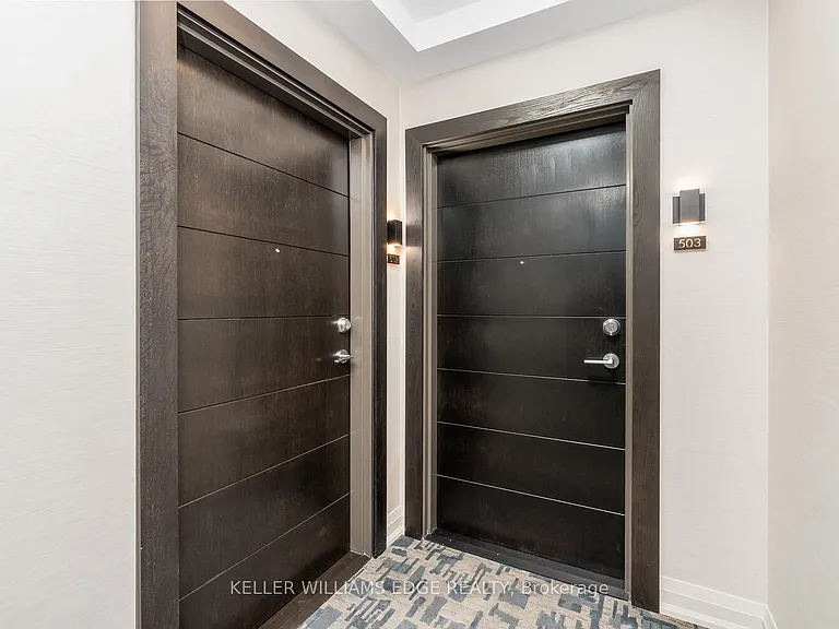 212 King William St #502 — Photo 3