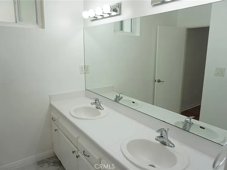 4610 Densmore Ave #20 — Photo 27