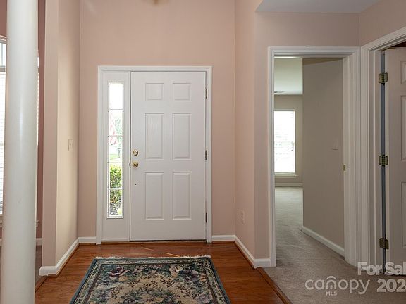 3rd image of 5194 Courtfield Dr #18