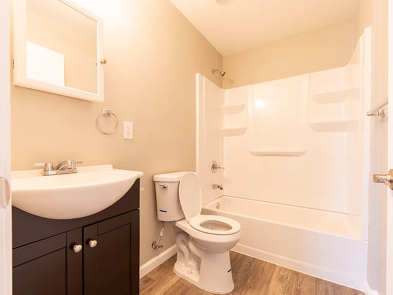 251 S Tehama St #14 — Photo 8