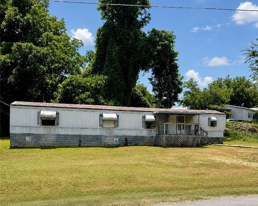 1st image of 102 Raymond Rd