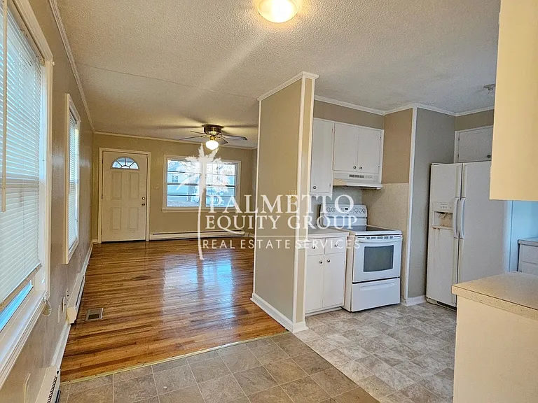 2307 Maywood St — Photo 4