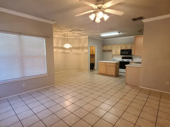 7701 Akron Ave #1, Lubbock, TX 79423