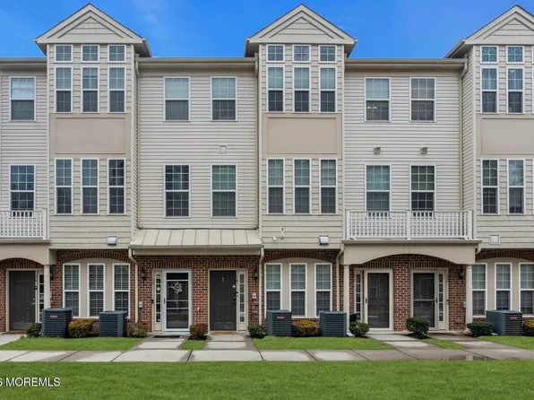 14 Kyle Dr, Tinton Falls, NJ 07712