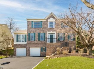 6 Queenberry Way, Basking Ridge, NJ 07920