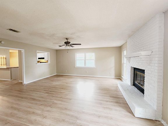 3rd image of 7040 Santa Barbara St