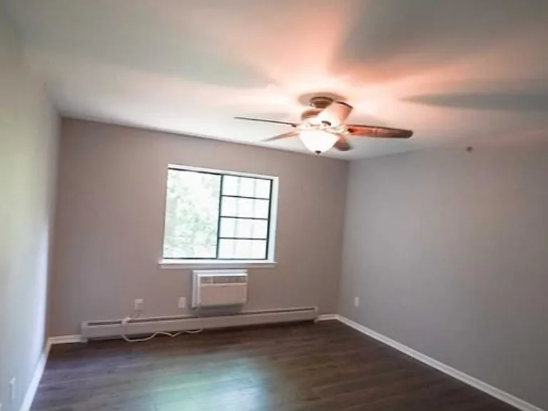 1418 Faulkner Ct — Photo 5
