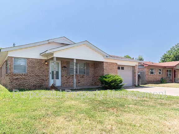 3rd image of 1324 SW 61st Ter
