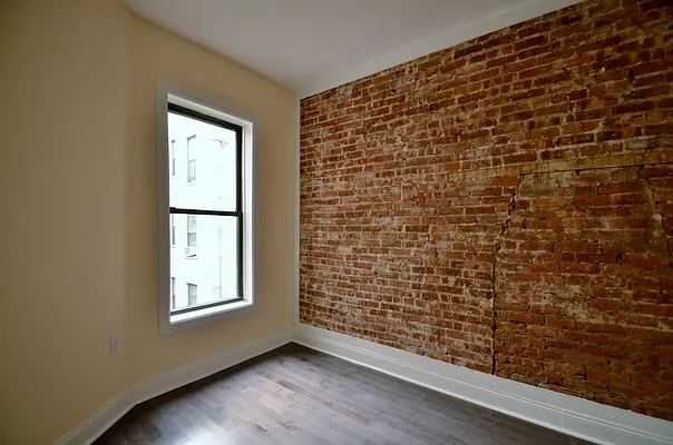 Rented by CITY SKYLINE REALTY INC | media 39