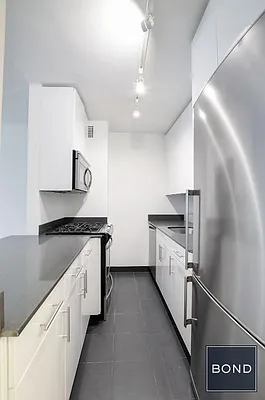 Rented by Bond New York | media 3