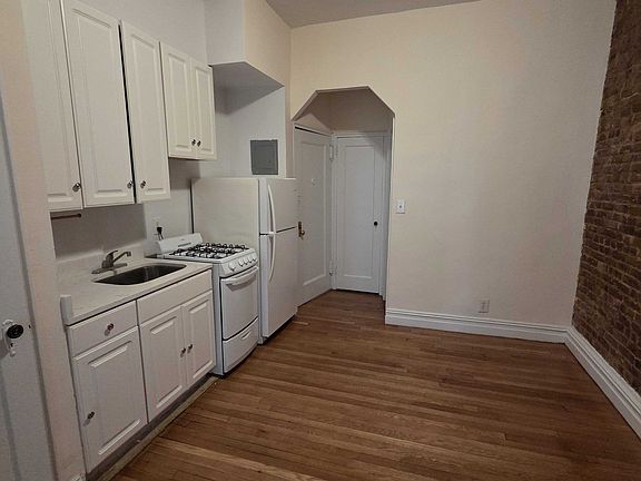 3rd image of 302 E 89th St APT 1B