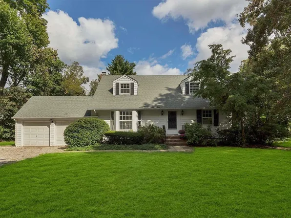 251 Locust Lane, East Hills, NY 11577