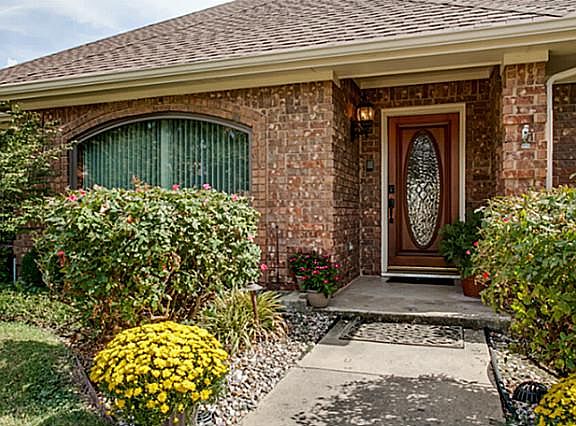 3rd image of 2110 Antibes Dr