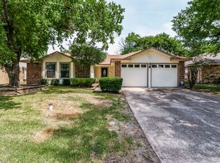 2658 Claremont Dr, Grand Prairie, TX 75052