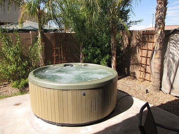 Spa conveys with full price offer, otherwise negotiable