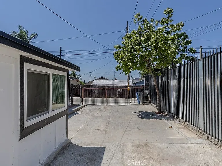 818 E Stearns Ave #1/2 — Photo 27