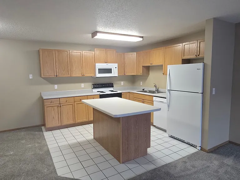 Dakota Park Apartments — Photo 25