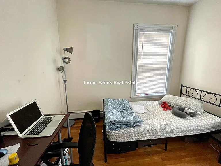 80 Hillside St — Photo 6