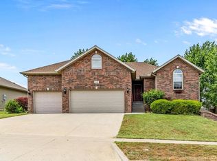 1110 Amanda Ave, Monett, MO 65708