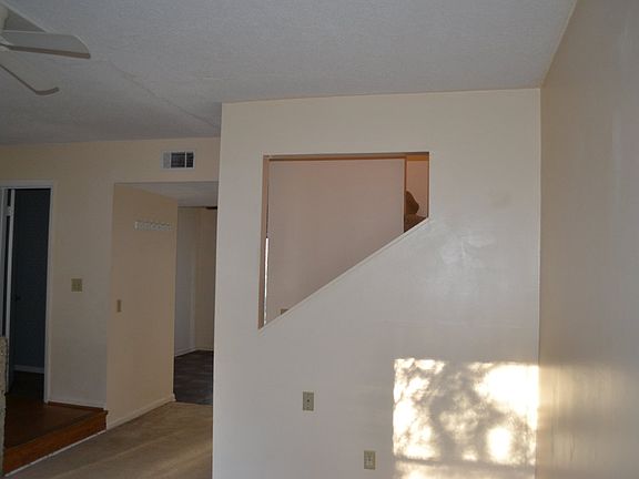 4th image of 1072 Keith Dr