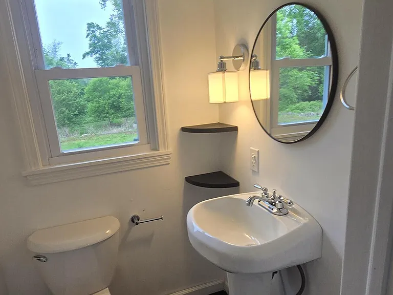 101 Wadsworth Ln — Photo 7