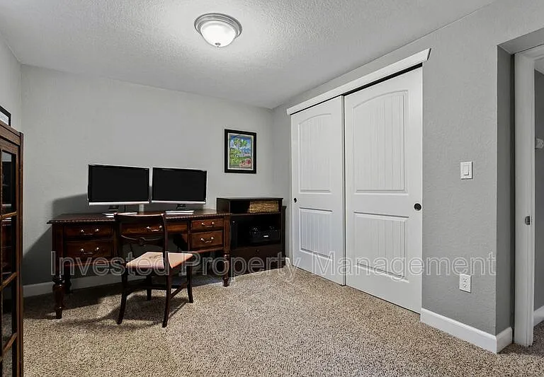 2591 S Raleigh St — Photo 32