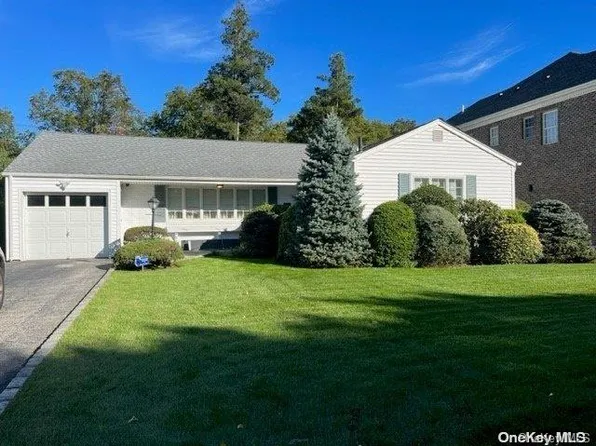 203 Whitehall Boulevard, Garden City, NY 11530