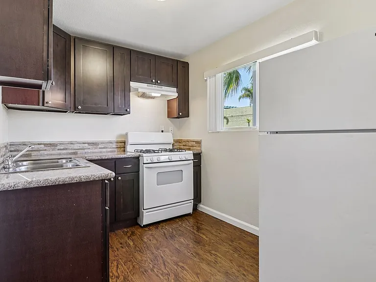 Astro Vista Apartments — Photo 11