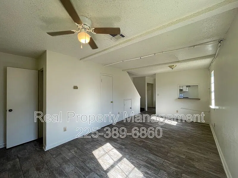 Jackson Square Townhomes — Photo 4