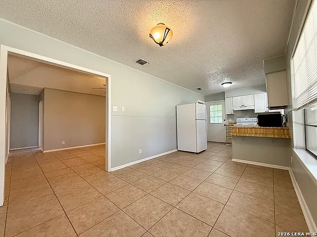 705 Woodcrest Cir — Photo 6