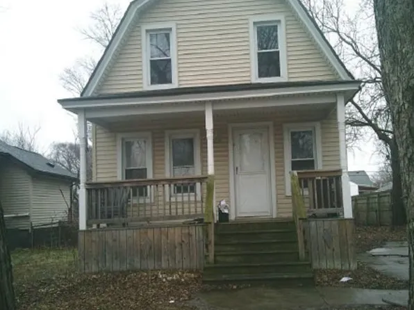 147 Crocker Blvd, Mount Clemens, MI 48043