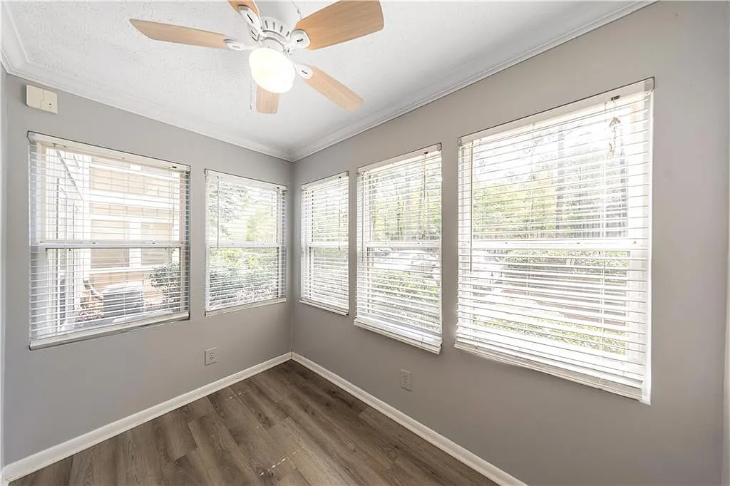 5159 Roswell Rd — Photo 4
