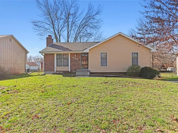 8603 Linda Ln, Pleasant Valley, MO 64068