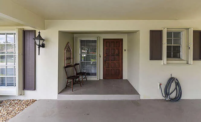 493 Forestview Dr — Photo 3