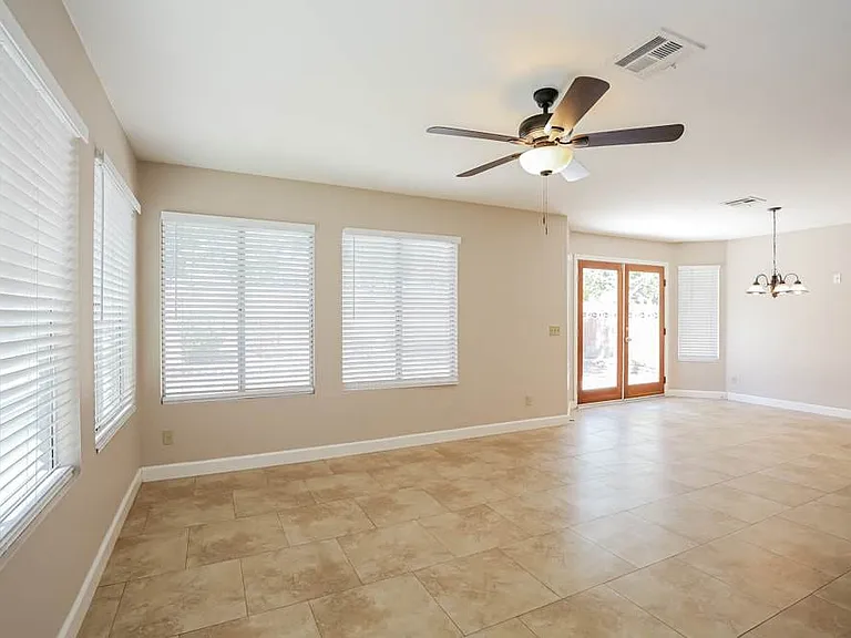 2317 Harbor Cliff Dr — Photo 6