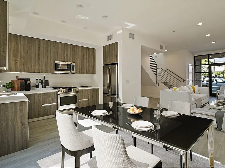 Residences at Village Walk — Photo 14
